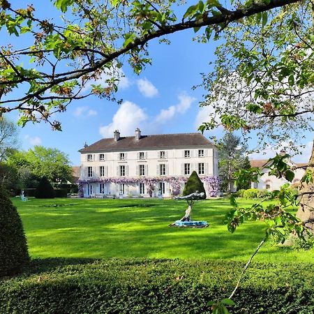 Chateau De Brinville Saint-Sauveur-sur-Ecole Bagian luar foto